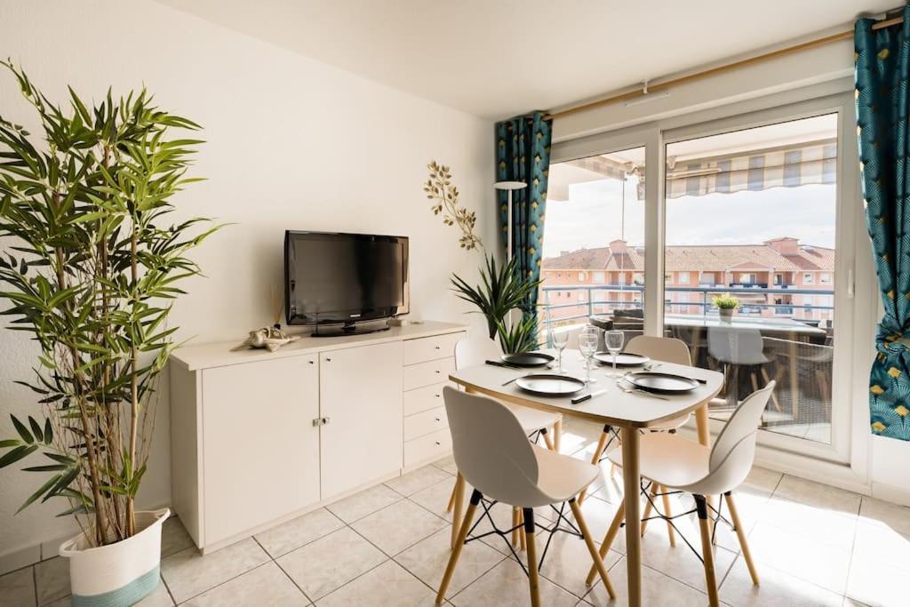Port-Frejus, Le Paladien, Appartement 2 Pieces Climatise, Terrasse & Parking Luaran gambar