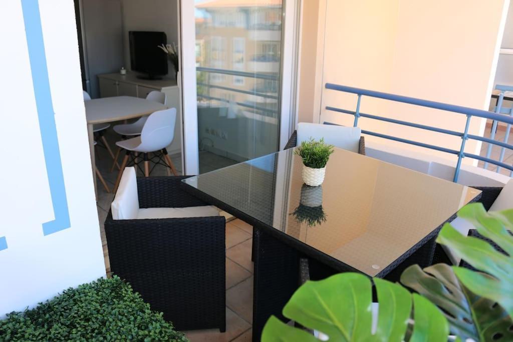 Port-Frejus, Le Paladien, Appartement 2 Pieces Climatise, Terrasse & Parking Luaran gambar
