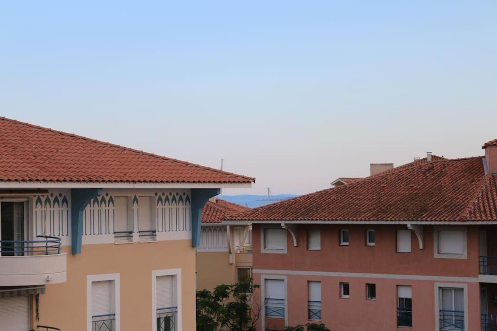 Port-Frejus, Le Paladien, Appartement 2 Pieces Climatise, Terrasse & Parking Luaran gambar