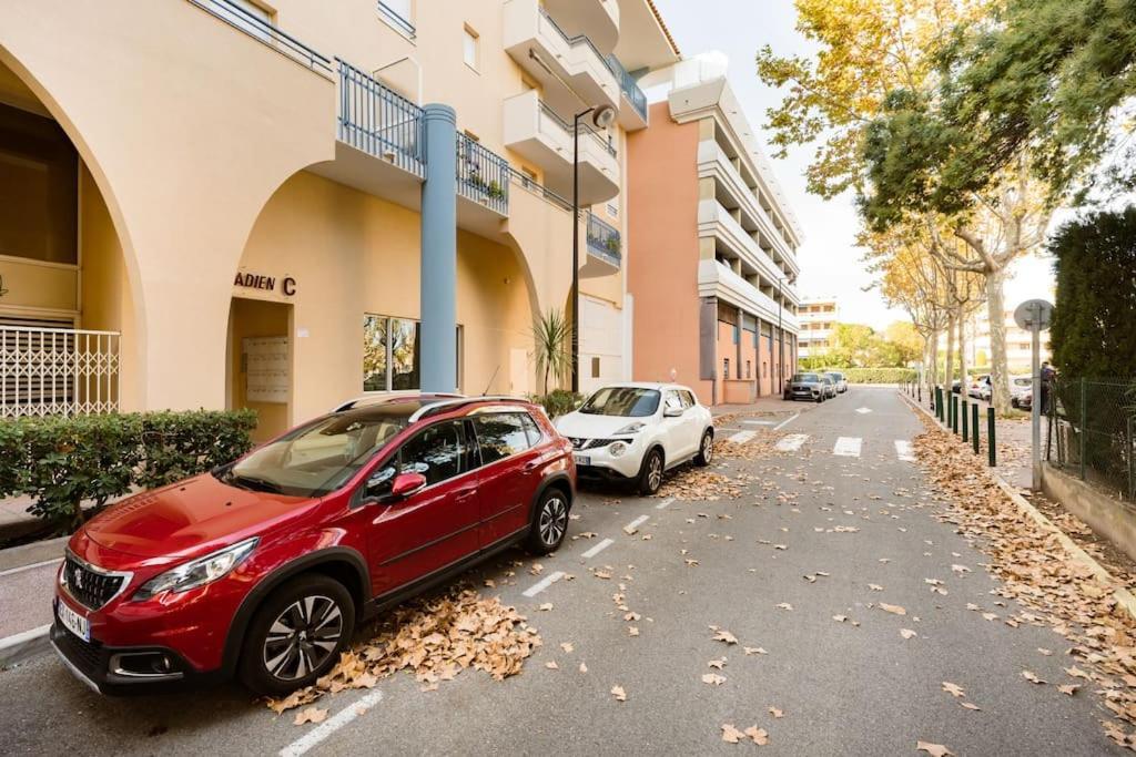 Port-Frejus, Le Paladien, Appartement 2 Pieces Climatise, Terrasse & Parking Luaran gambar