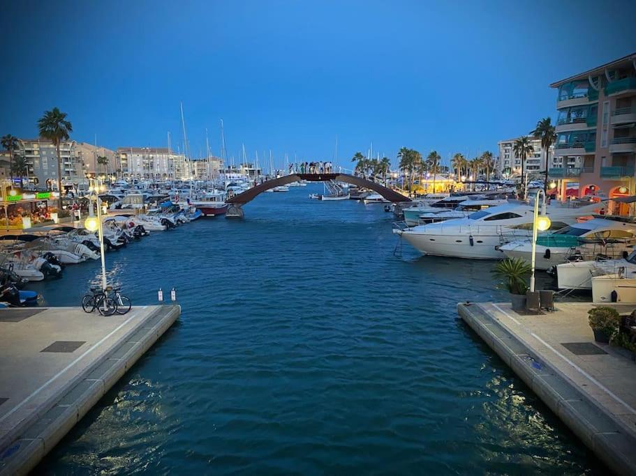 Port-Frejus, Le Paladien, Appartement 2 Pieces Climatise, Terrasse & Parking Luaran gambar