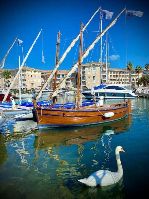 Port-Frejus, Le Paladien, Appartement 2 Pieces Climatise, Terrasse & Parking Luaran gambar